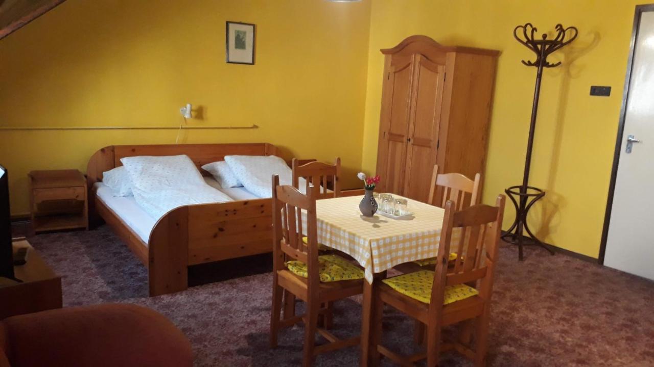 Отель Centrum Apartman Хайдусобосло Экстерьер фото