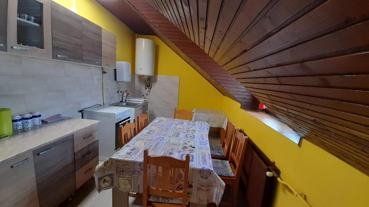 Отель Centrum Apartman Хайдусобосло Экстерьер фото